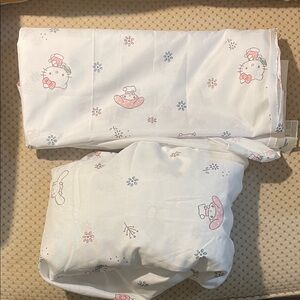 Sanrio Hello Kitty Patterned Twin Sheets